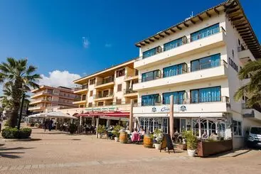 Hostal Port Corona