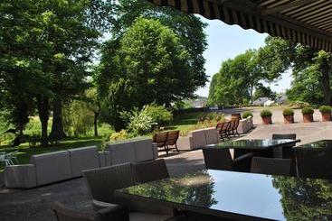 호텔 La Roseraie. Gaume Ardenne Lacuisine Sur Semois