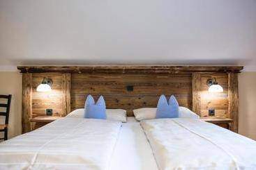 ベッドアンドブレックファースト Landgasthof & Restaurant Batzenhäusl