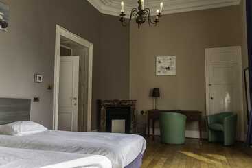 فندق Domaine Du Chateau De La Neuville