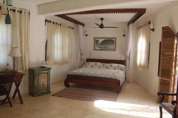 Bed and Breakfast Kijani