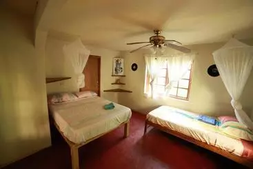 استراحتگاه La Familia Guest House And Natural Farm