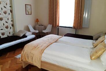 Bed and Breakfast Szalay Villa