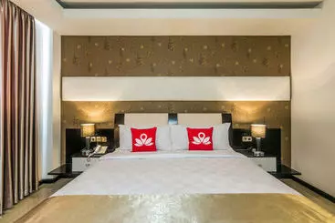 ホテル Zenrooms Denpasar Marlboro