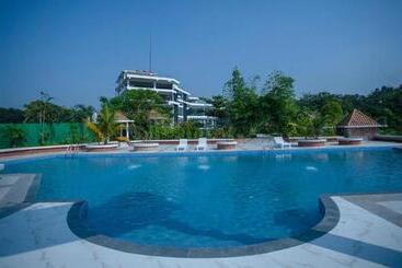 Water Garden Resort & Spa