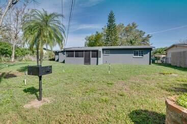 Cottage Cocoa Home W/ Large Yard: 3 Mi To Indian River!