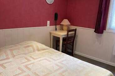 هتل N.d. Auxiliatrice