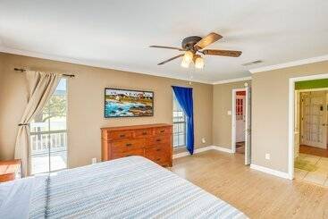 茅舍 Riverside Texas Retreat W/ Wraparound Porch!