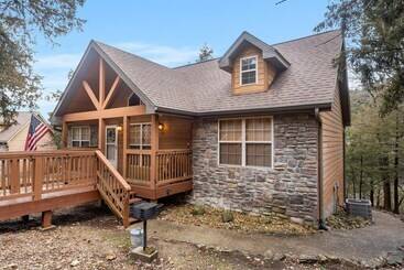 Landhus Creekside   2 Bdr Resort Cabin In Epic Location!