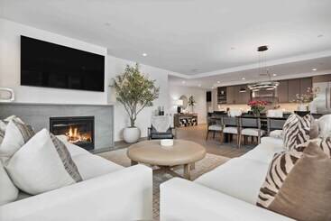 هتل Frontgate By Ewh