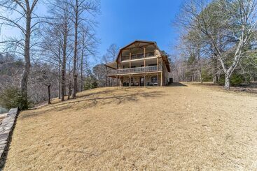 Lake Lure Retreat   A Beautiful Lakefront Lodge On Mirror Lake Waterfront Newly Expanded Deck 4 Bedr