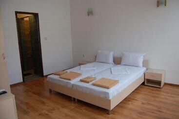 Hotel The White House