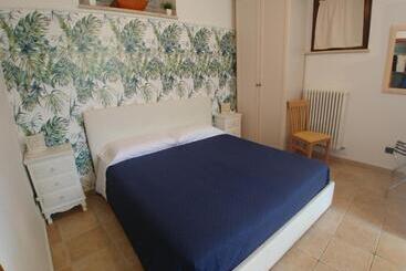 تختخواب و صبحانه Antico Borgo Piceno