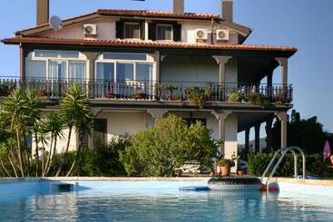 تختخواب و صبحانه La Mia Casa Per Tutti