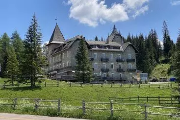 Hotelli Castel Latemar