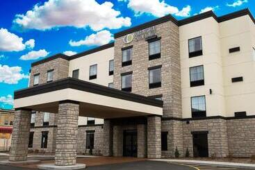 Cobblestone Hotel & Suites Rhinelander