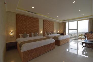 Dalhousie Hotel & Resort