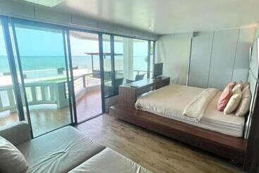 Hotel Ocean Breeze Inn   Beach Front