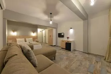 Trakhei̇a Otel