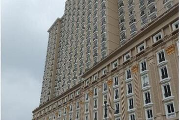 Aparthotel Home Feel@deluxe Room Champs Elysees