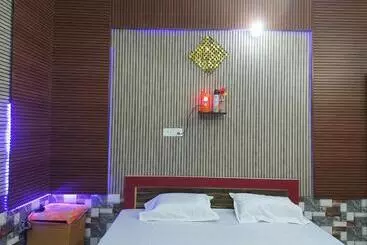 Hotel Sanjay Resort And