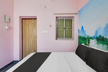 Hotel Collection O Avrs