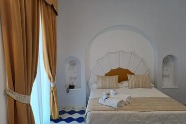 Nocleg ze śniadaniem Dependace Minori Mare