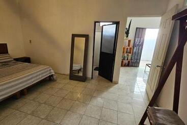 تختخواب و صبحانه Meraky