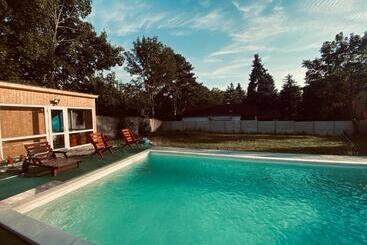 Pensão Babér Apartmanház Balatonakarattya