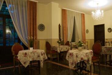 تختخواب و صبحانه Il Giardino Segreto Di Ascoli Piceno