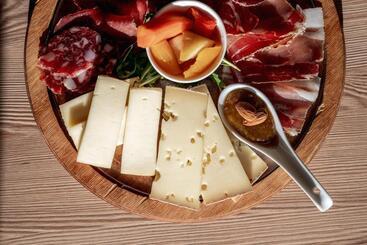 Отель Chalet Sas Morin