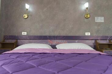 ホテル Ristorante Supersonik