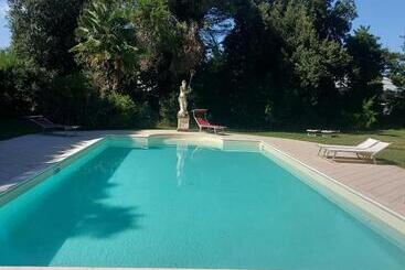 בית מלון כפרי Villa Carrer