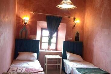 بنسيون Dar Adiafa Dar Asalam