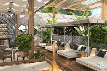 Hotel Ruins Luxury Resort