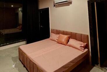 پانسیون Lost &found