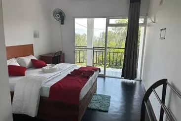 T More Hotel & Hostel