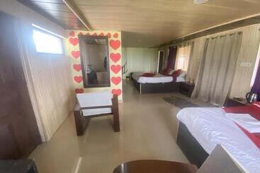 Pensió Himadrii Paradise Home Stay