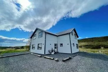 Pension  Lindarhóll Guesthouse