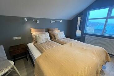 پانسیون Lindarhóll Guesthouse