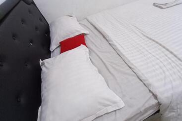 Hotell Oyo 93777 Aulia Residence