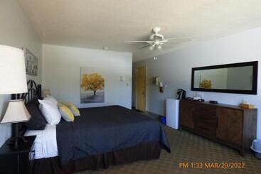 旅馆 Log Cabin Inn