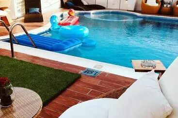 アパートホテル Saxophone Suites