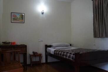 هتل Highland Lodge