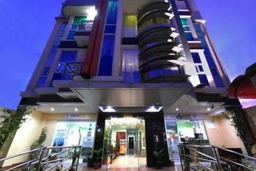 Hôtel Rooms R Us   Voyagers Palace