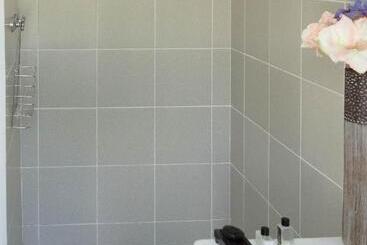 مبيت وإفطار Church Hills Boutique Accommodation