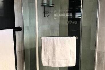 ベッドアンドブレックファースト Fairway Guest Lodge