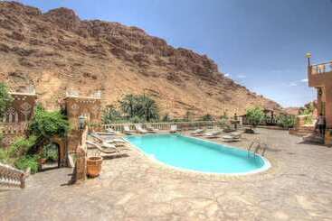 تختخواب و صبحانه Kasbah Taborihte