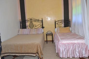 Отель Hôtel Restaurant Ali