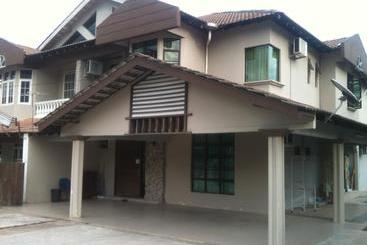 ホテル Alor Akar Homestay